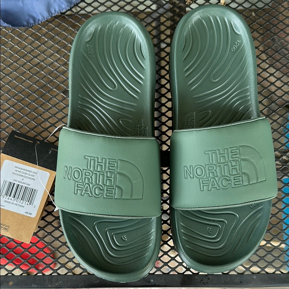 The North Face never stop duck green cushion sandals Men’s 8